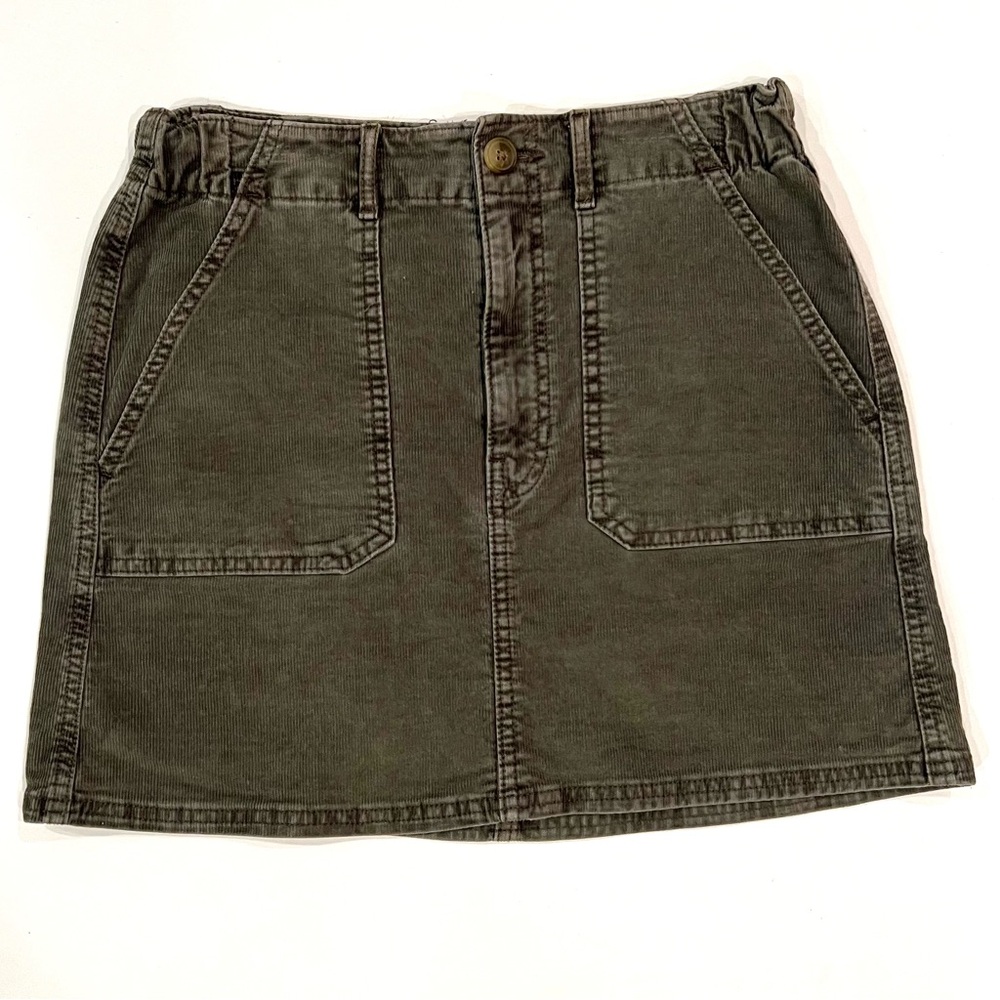 American Eagle Outfitters Army Green Corduroy Super Stretch Mini Skirt 6 EUC
